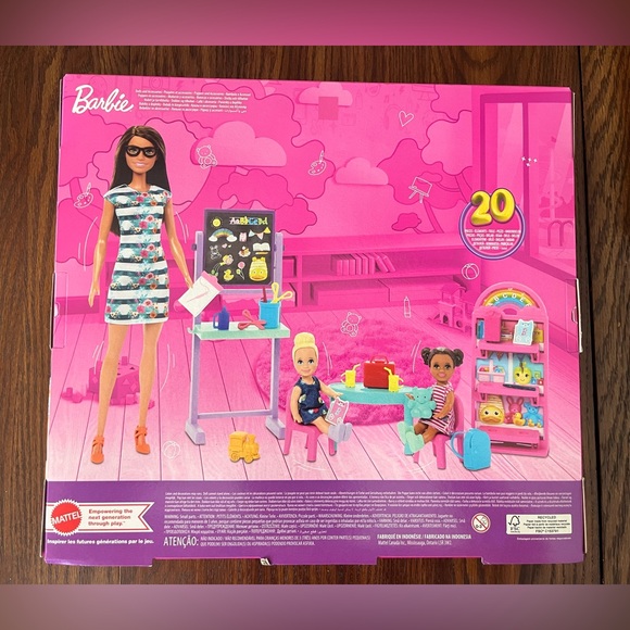 Barbie I Love School Career Doll Teacher Kelly Playset - Mattel - Ages 3+ - NEW - Picture 2 of 6